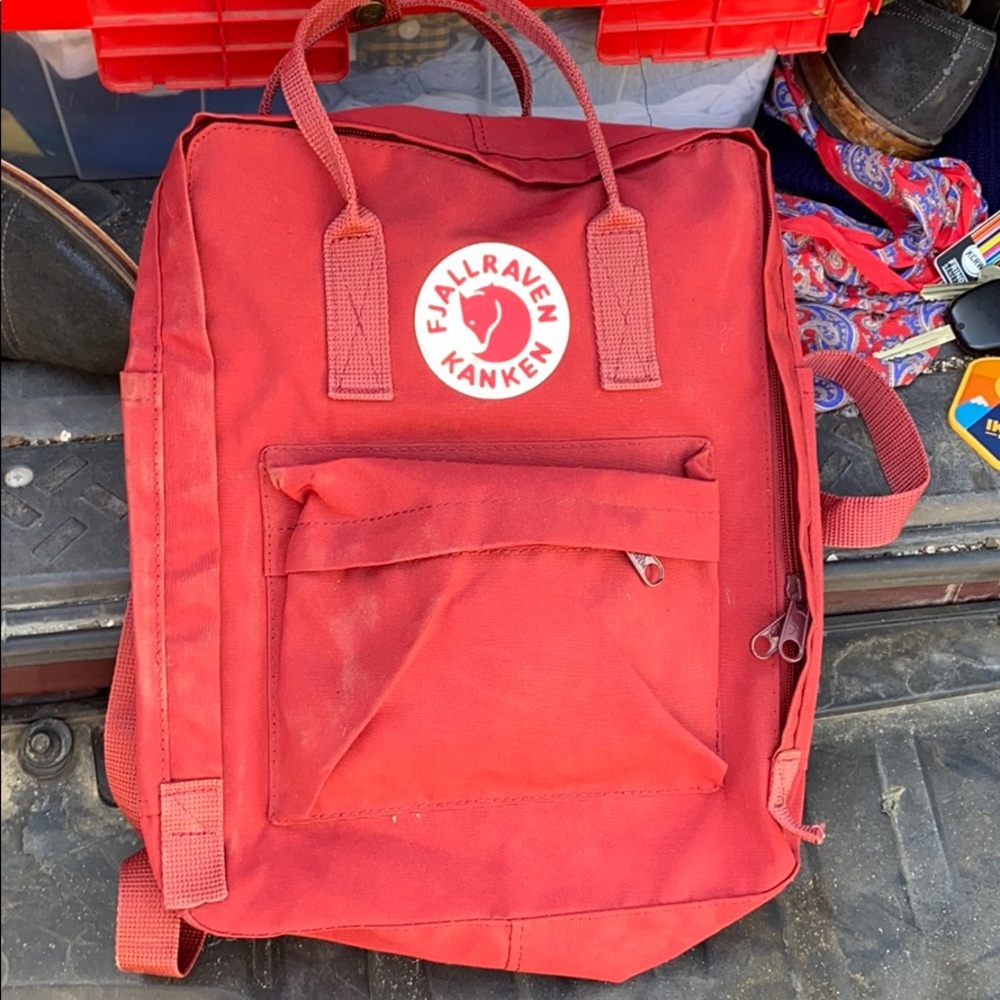 Fjallraven Kanken backpack red